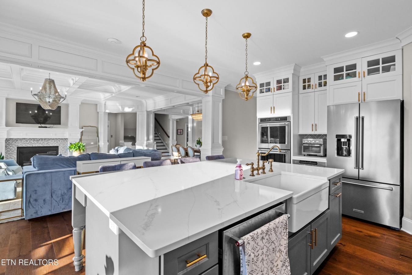 Knoxville, Knox County, 37920, United States, 6 Bedrooms Bedrooms, ,4 BathroomsBathrooms,Residential,For Sale,1959860