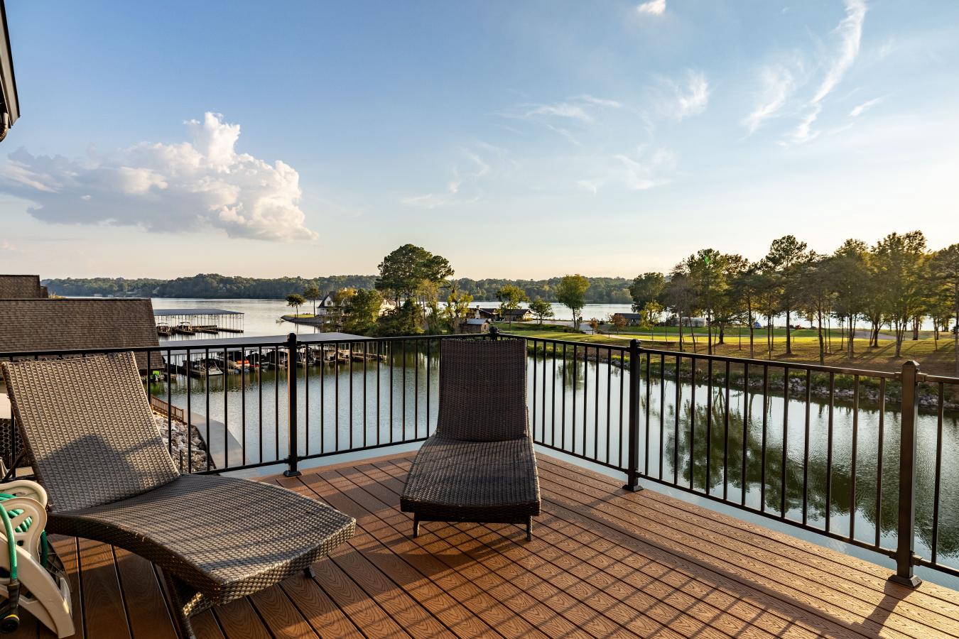 Knoxville, Knox County, 37920, United States, 6 Bedrooms Bedrooms, ,4 BathroomsBathrooms,Residential,For Sale,1959860