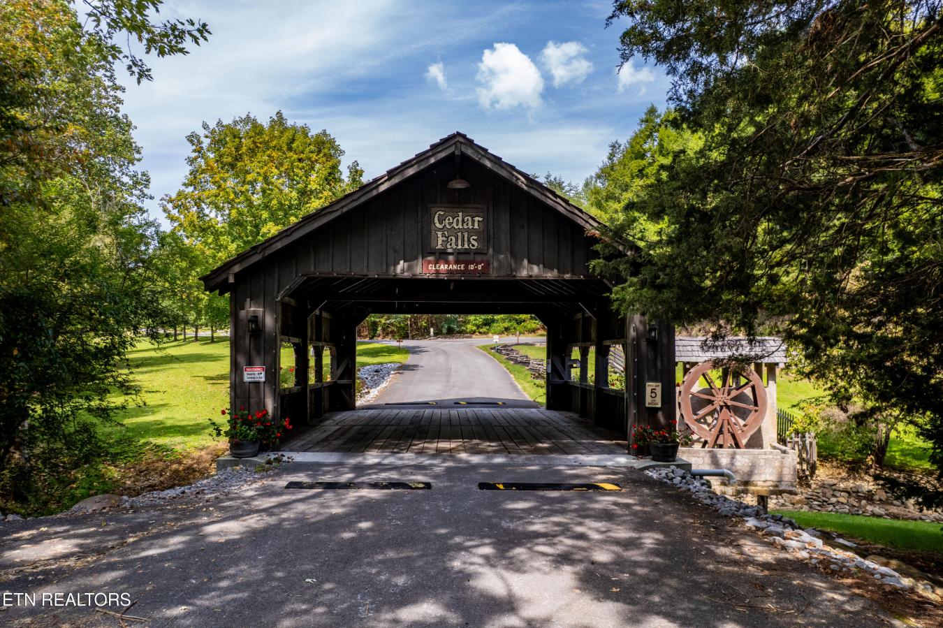 Sevierville, Sevier County - 27, 37862, United States, 5 Bedrooms Bedrooms, ,4 BathroomsBathrooms,Residential,For Sale,1959858