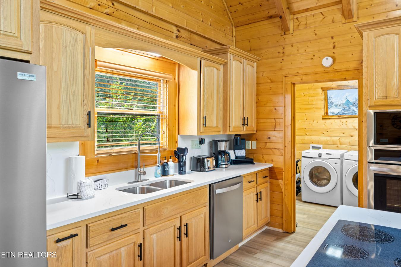 Sevierville, Sevier County - 27, 37862, United States, 5 Bedrooms Bedrooms, ,4 BathroomsBathrooms,Residential,For Sale,1959858