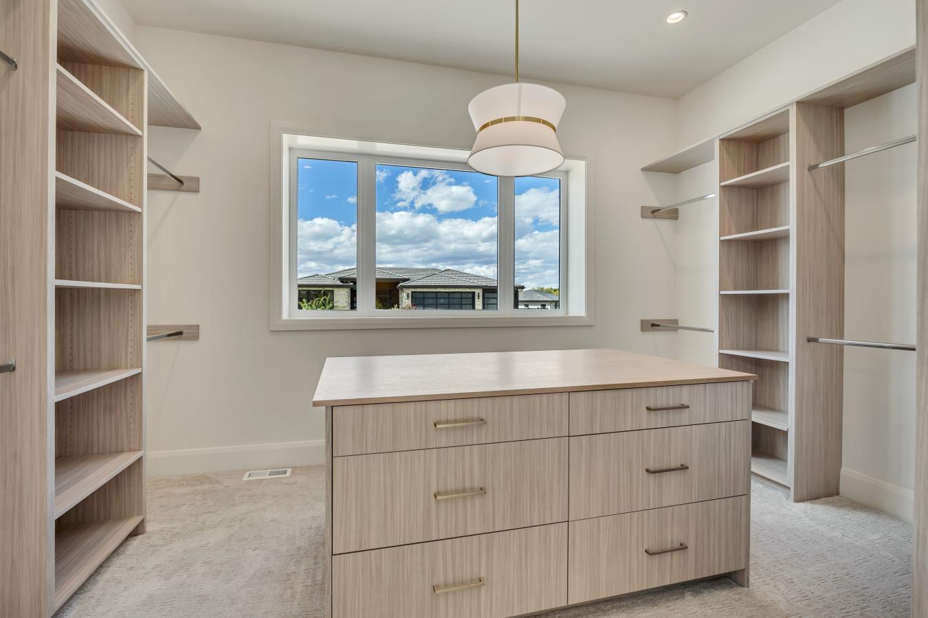 Orem, Utah, 84097, United States, 3 Bedrooms Bedrooms, ,3 BathroomsBathrooms,Residential,For Sale,1959857