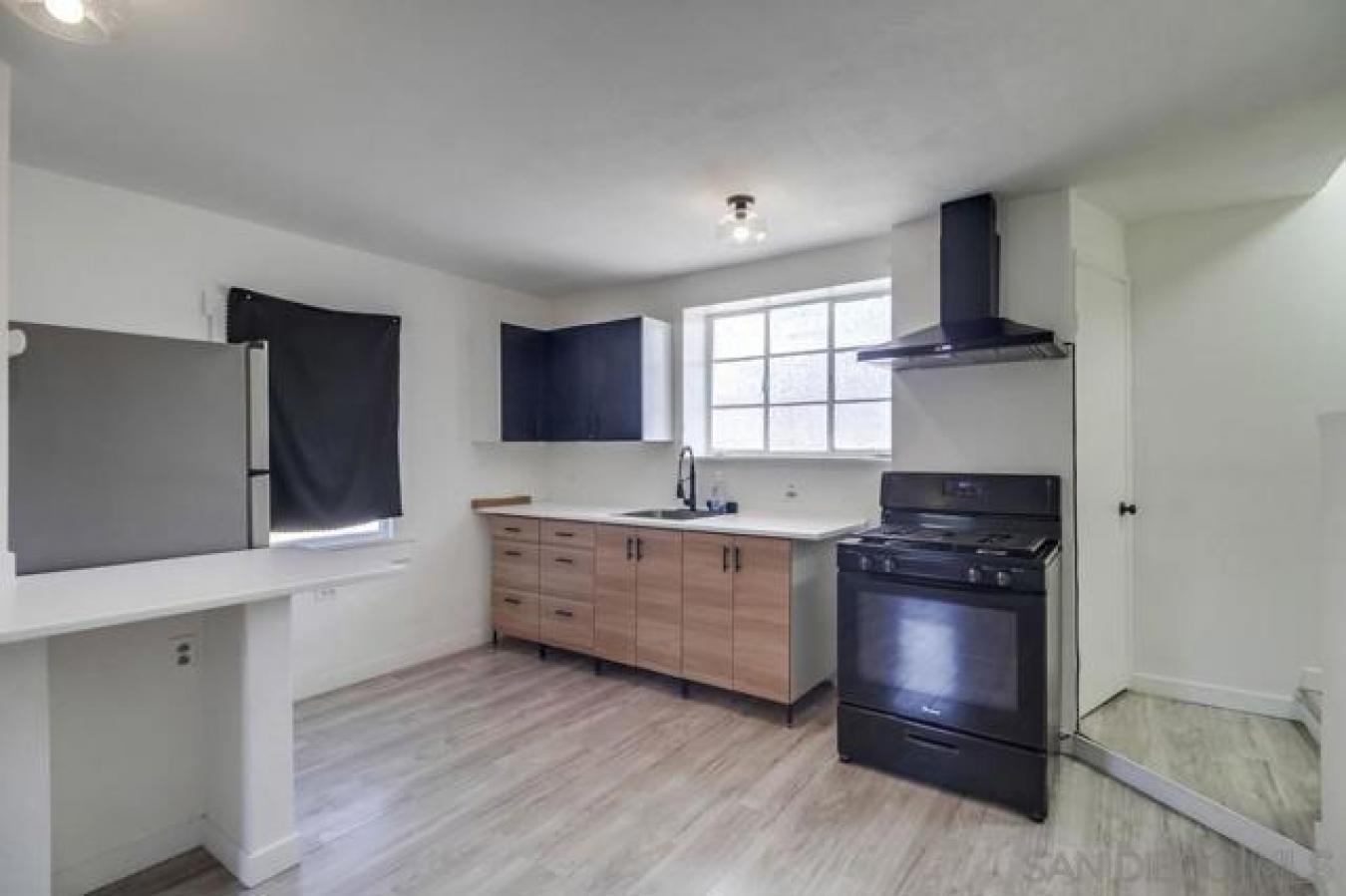 San Diego, San Diego, 92105, United States, 6 Bedrooms Bedrooms, ,2 BathroomsBathrooms,Residential,For Sale,1959856