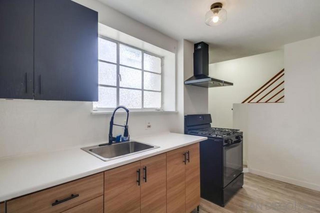 San Diego, San Diego, 92105, United States, 6 Bedrooms Bedrooms, ,2 BathroomsBathrooms,Residential,For Sale,1959856