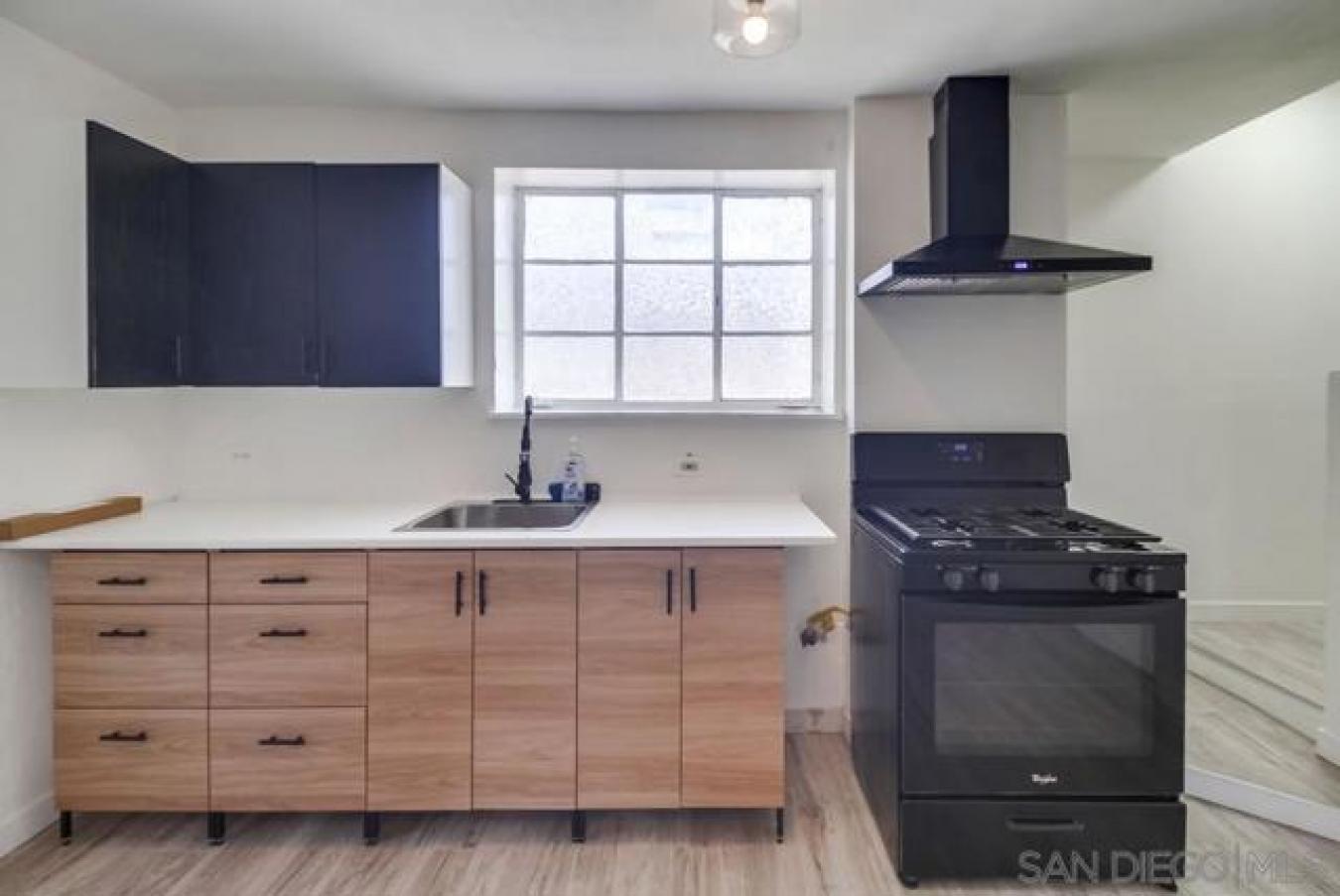 San Diego, San Diego, 92105, United States, 6 Bedrooms Bedrooms, ,2 BathroomsBathrooms,Residential,For Sale,1959856