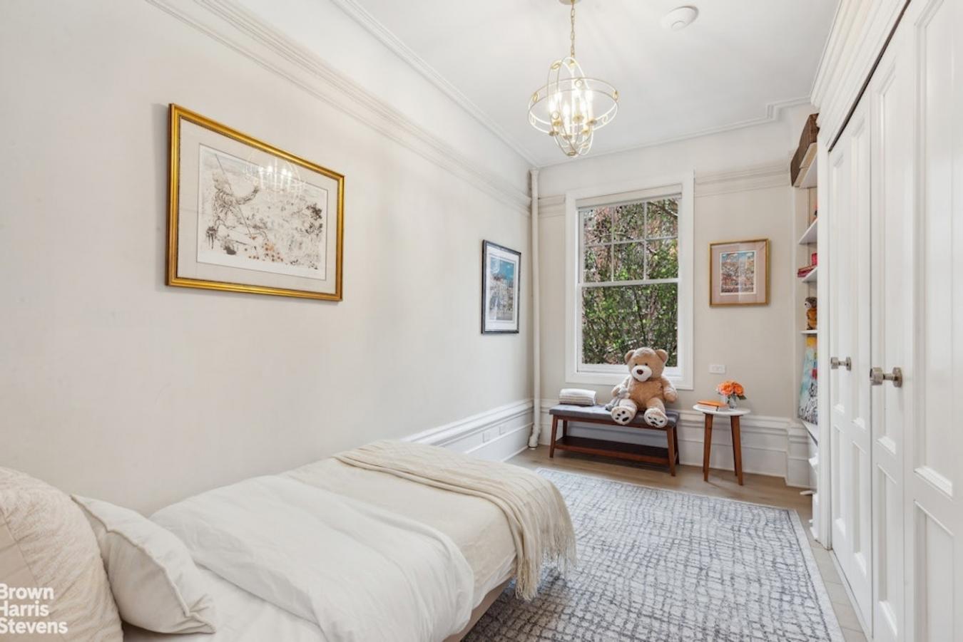 New York, New York, 10025, United States, 5 Bedrooms Bedrooms, ,3 BathroomsBathrooms,Residential,For Sale,1959847