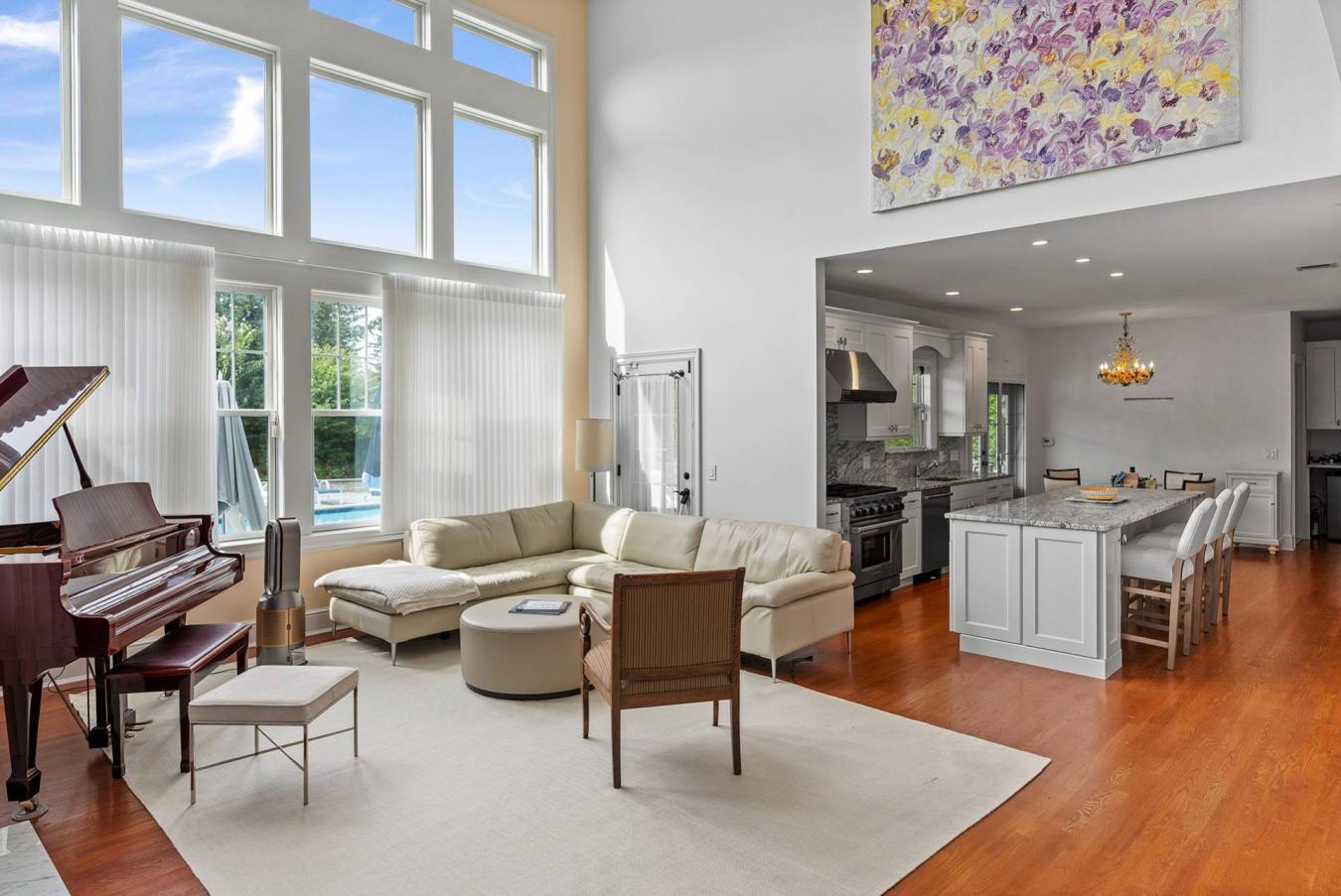 Tuckahoe, New York, 11968, United States, 6 Bedrooms Bedrooms, ,5 BathroomsBathrooms,Residential,For Sale,1959845