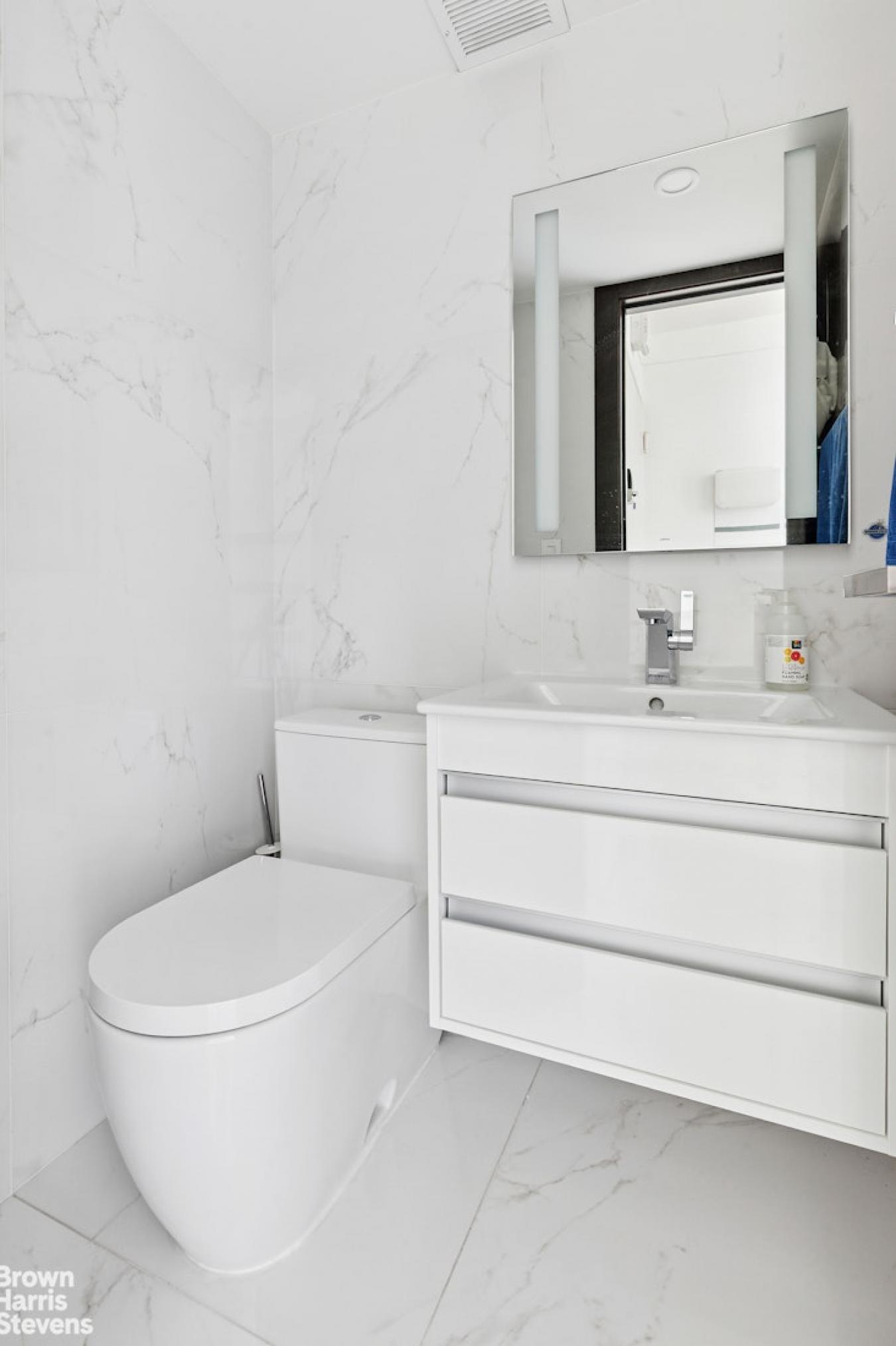 New York, New York, 10028, United States, 2 Bedrooms Bedrooms, ,2 BathroomsBathrooms,Residential,For Sale,2008665