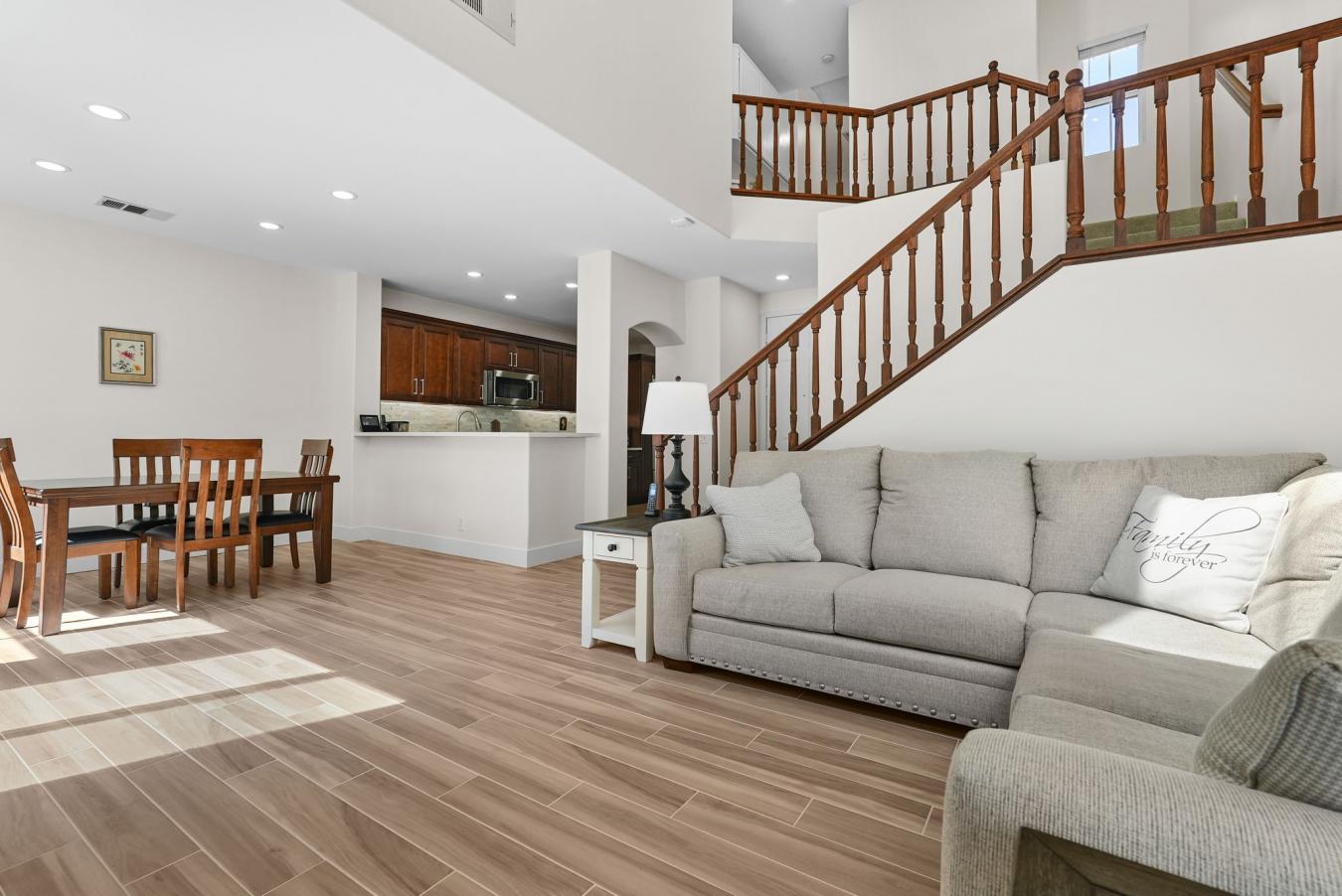 Simi Valley, Ventura, 93065, United States, 3 Bedrooms Bedrooms, ,2 BathroomsBathrooms,Residential,For Sale,1959842