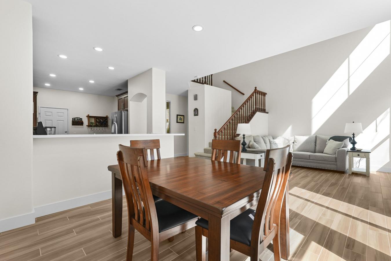 Simi Valley, Ventura, 93065, United States, 3 Bedrooms Bedrooms, ,2 BathroomsBathrooms,Residential,For Sale,1959842