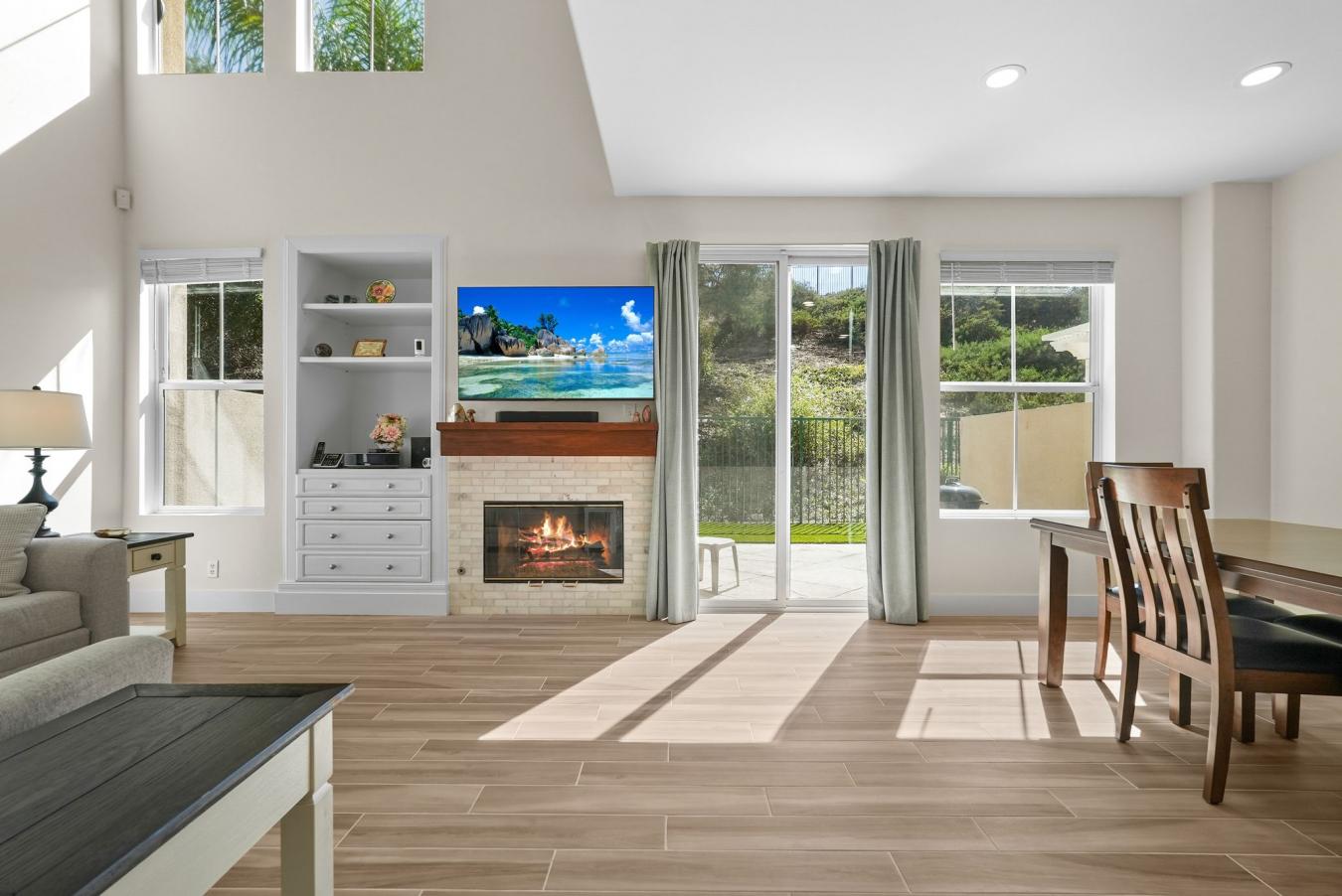 Simi Valley, Ventura, 93065, United States, 3 Bedrooms Bedrooms, ,2 BathroomsBathrooms,Residential,For Sale,1959842