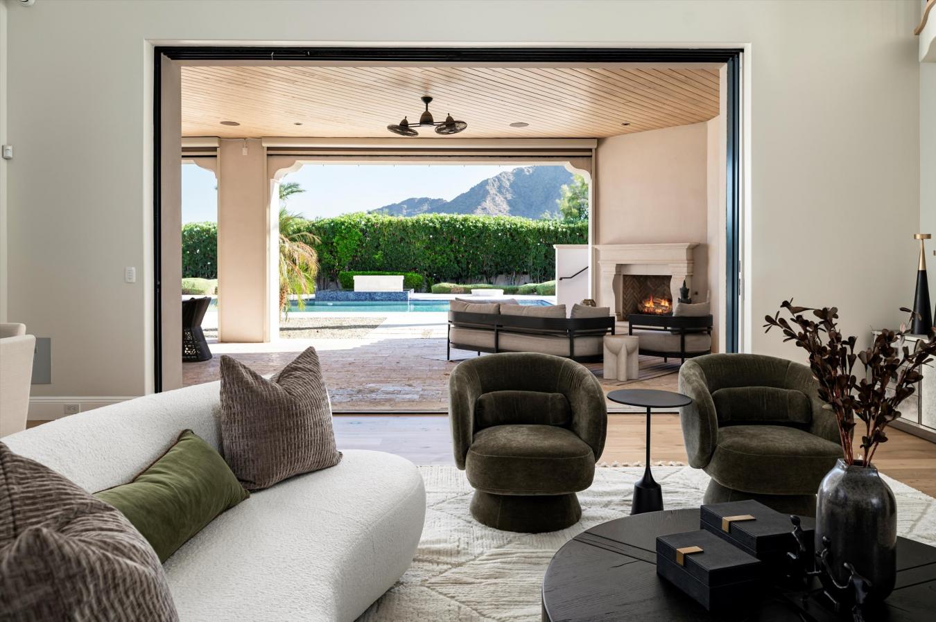 Paradise Valley, Maricopa, 85253, United States, 4 Bedrooms Bedrooms, ,6 BathroomsBathrooms,Residential,For Sale,1959839