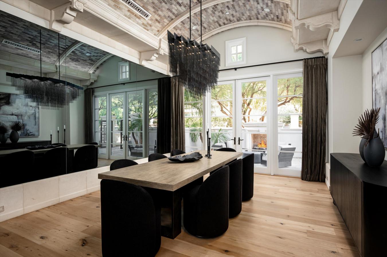 Paradise Valley, Maricopa, 85253, United States, 4 Bedrooms Bedrooms, ,6 BathroomsBathrooms,Residential,For Sale,1959839