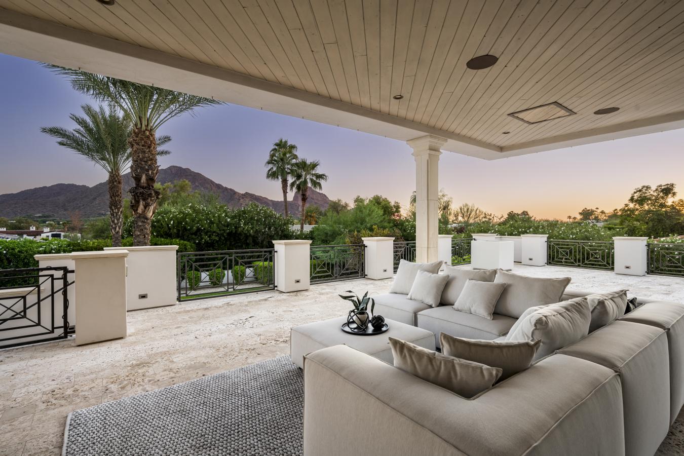 Paradise Valley, Maricopa, 85253, United States, 4 Bedrooms Bedrooms, ,6 BathroomsBathrooms,Residential,For Sale,1959839