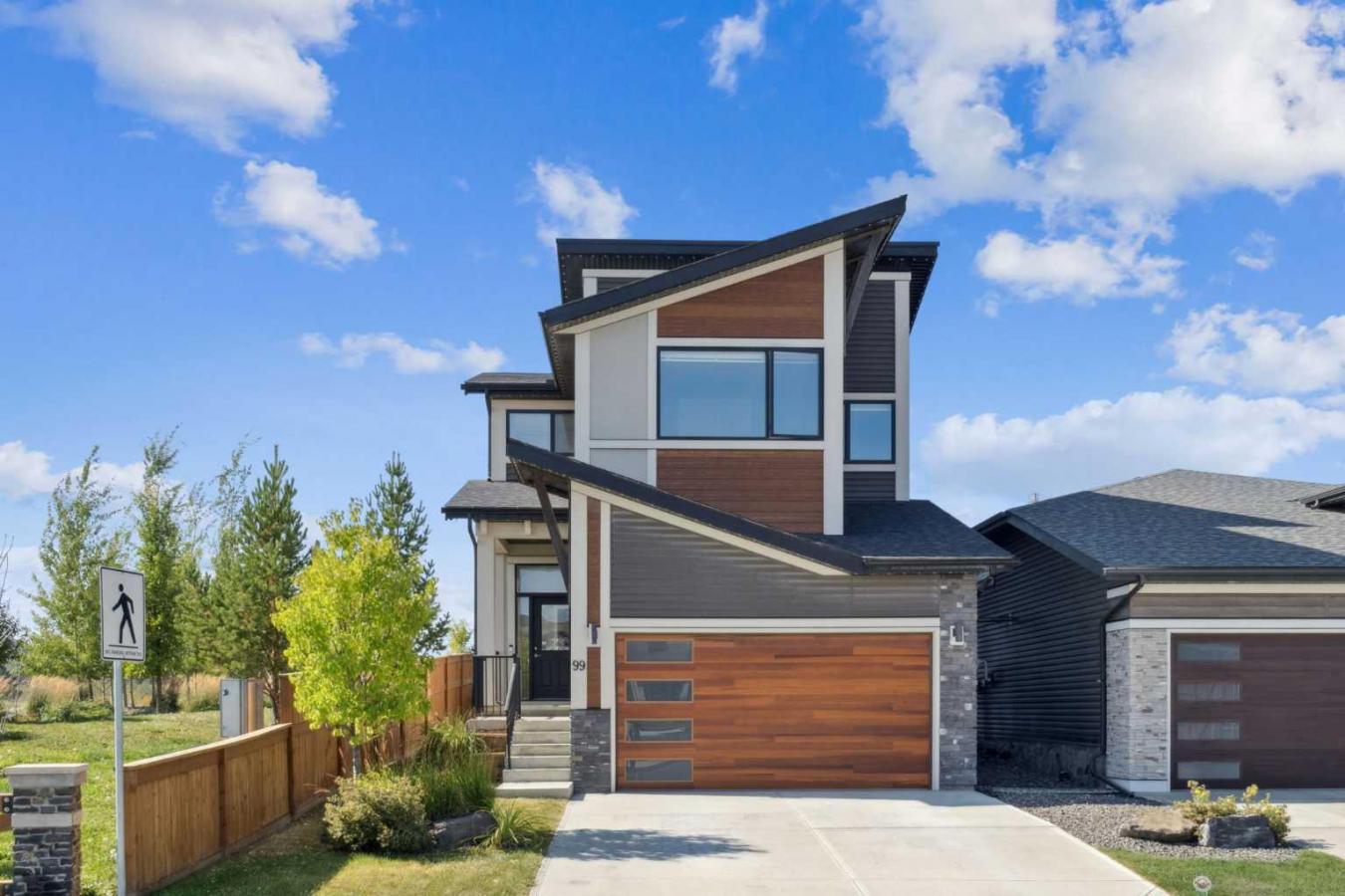 Cochrane, Rocky View County, T4C 2T6, Canada, 3 Bedrooms Bedrooms, ,2 BathroomsBathrooms,Residential,For Sale,1959834