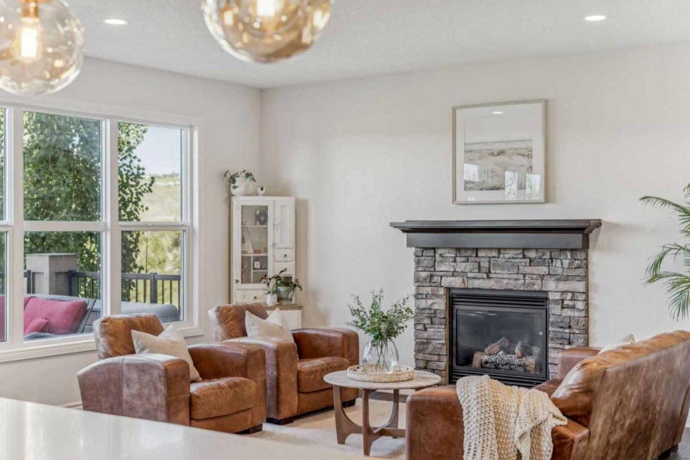 Cochrane, Rocky View County, T4C 0Y7, Canada, 4 Bedrooms Bedrooms, ,3 BathroomsBathrooms,Residential,For Sale,1959833