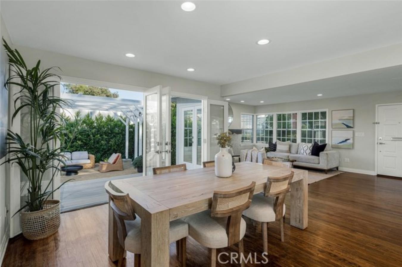 Long Beach, Los Angeles, 90808, United States, 2 Bedrooms Bedrooms, ,2 BathroomsBathrooms,Residential,For Sale,1959830