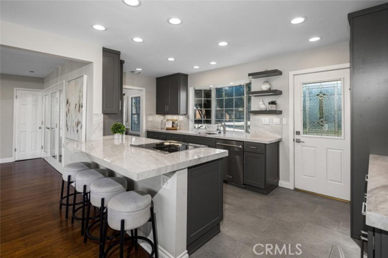 Long Beach, Los Angeles, 90808, United States, 2 Bedrooms Bedrooms, ,2 BathroomsBathrooms,Residential,For Sale,1959830