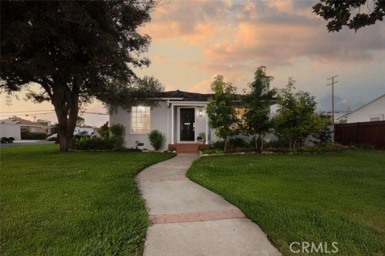 Long Beach, Los Angeles, 90808, United States, 2 Bedrooms Bedrooms, ,2 BathroomsBathrooms,Residential,For Sale,1959830