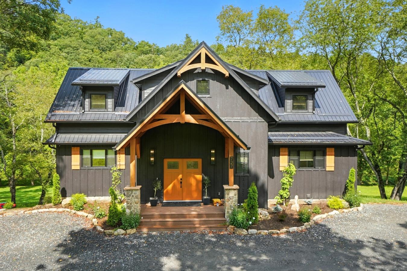 Lansing, North Carolina, 28643, United States, 3 Bedrooms Bedrooms, ,4 BathroomsBathrooms,Residential,For Sale,1973505 Lansing, North Carolina, 28643, United States, 3 Bedrooms Bedrooms, ,4 BathroomsBathrooms,Residential,For Sale,1973505