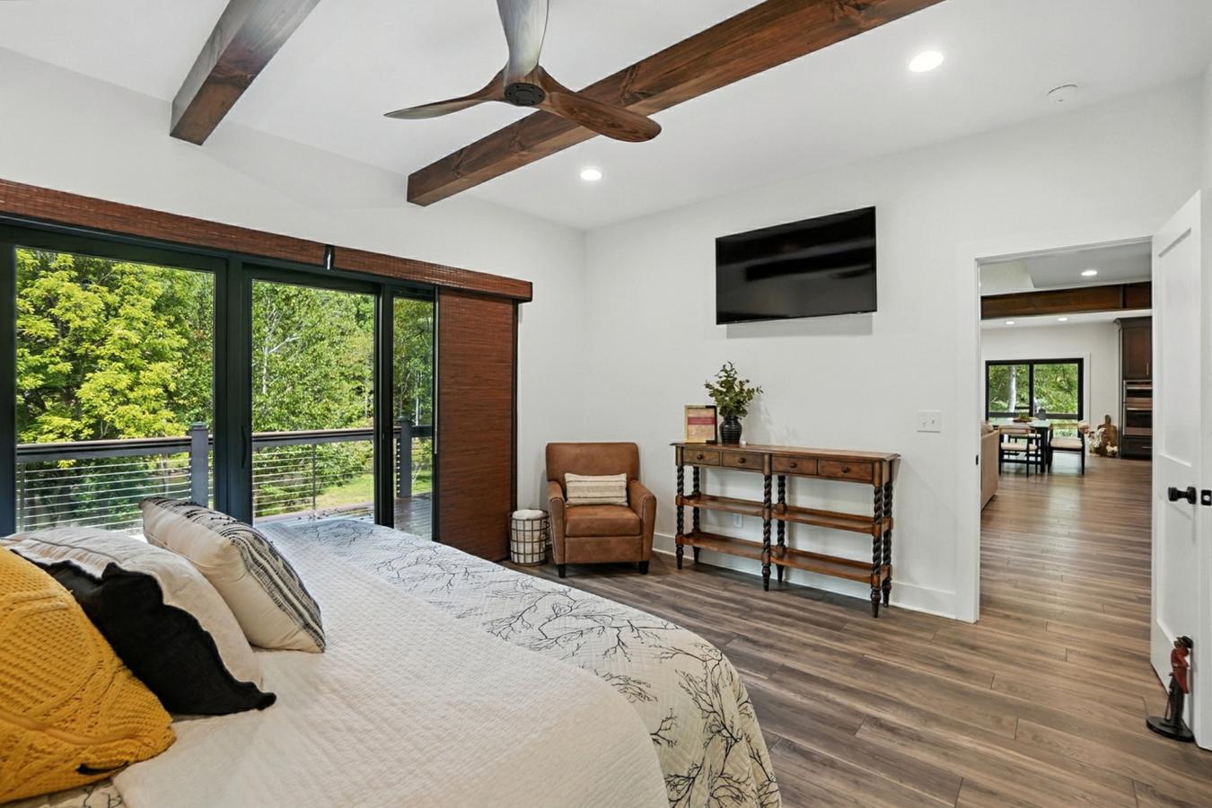 Lansing, North Carolina, 28643, United States, 3 Bedrooms Bedrooms, ,4 BathroomsBathrooms,Residential,For Sale,1973505