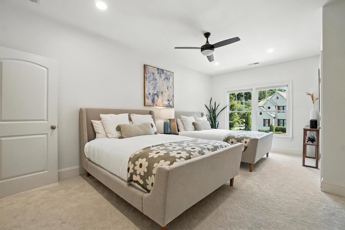 Cornelius, Mecklenburg, 28031, United States, 4 Bedrooms Bedrooms, ,4 BathroomsBathrooms,Residential,For Sale,1969823