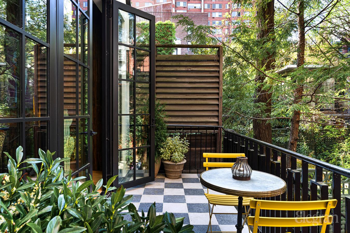 New York, New York, 10011, United States, 4 Bedrooms Bedrooms, ,4 BathroomsBathrooms,Residential,For Sale,1959826