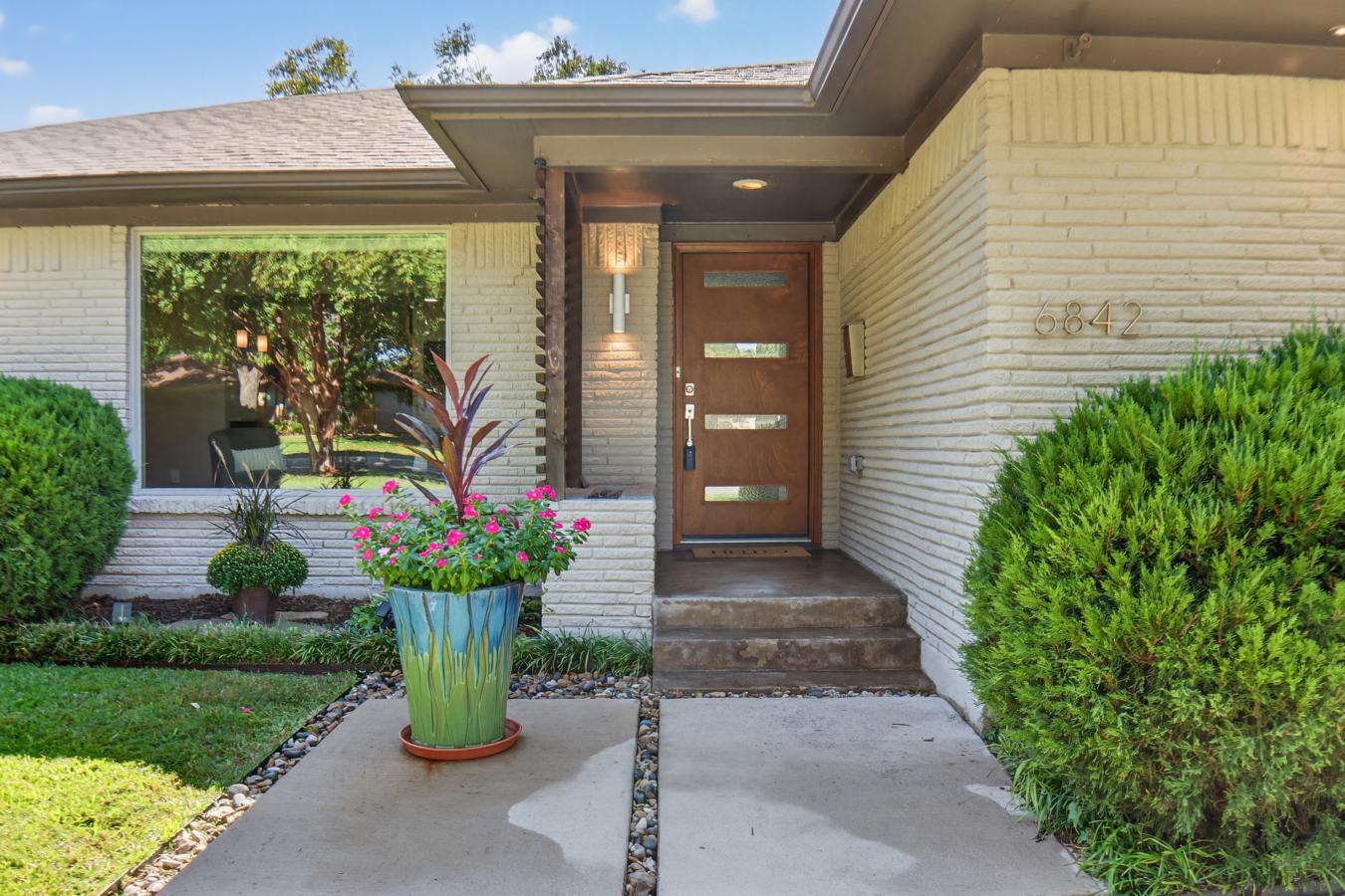 Dallas, Texas, 75231, United States, 4 Bedrooms Bedrooms, ,3 BathroomsBathrooms,Residential,For Sale,1960326