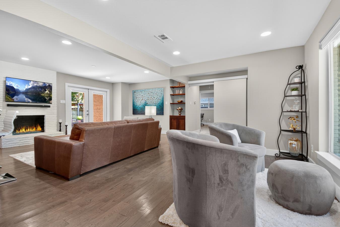 Dallas, Texas, 75231, United States, 4 Bedrooms Bedrooms, ,3 BathroomsBathrooms,Residential,For Sale,1960326