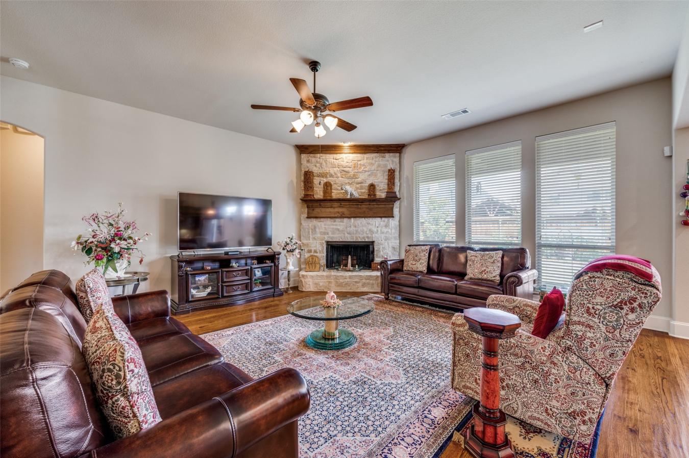 The Colony, Denton, 75056, United States, 3 Bedrooms Bedrooms, ,2 BathroomsBathrooms,Residential,For Sale,1959824