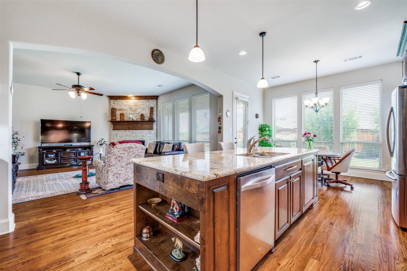 The Colony, Denton, 75056, United States, 3 Bedrooms Bedrooms, ,2 BathroomsBathrooms,Residential,For Sale,1959824