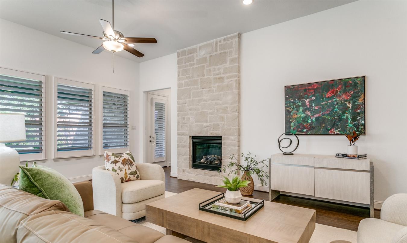 The Colony, Denton, 75056, United States, 3 Bedrooms Bedrooms, ,3 BathroomsBathrooms,Residential,For Sale,1959823