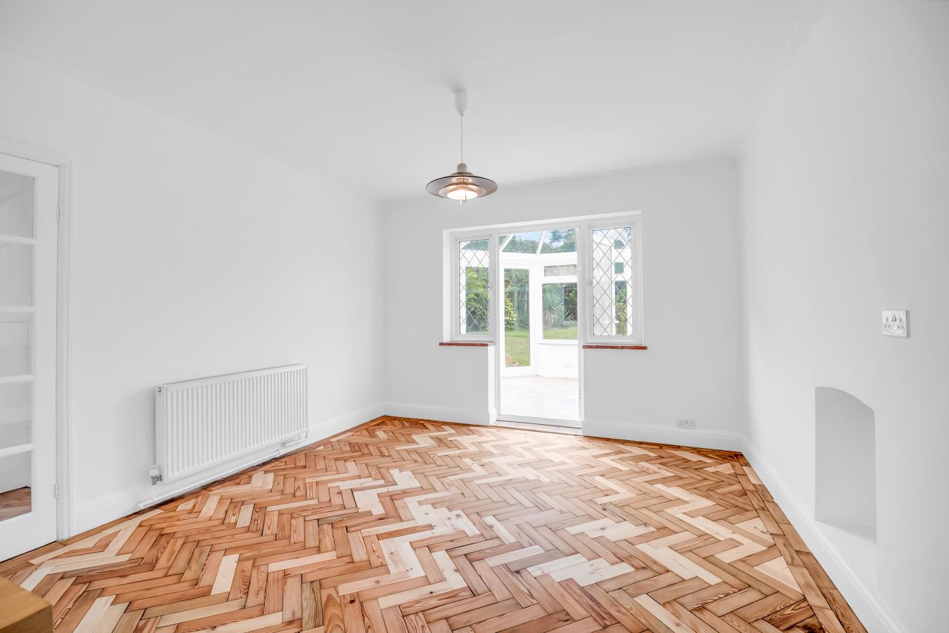 Caterham, Surrey, CR3 6SX, United Kingdom, 3 Bedrooms Bedrooms, ,1 BathroomBathrooms,Residential,For Sale,1959820