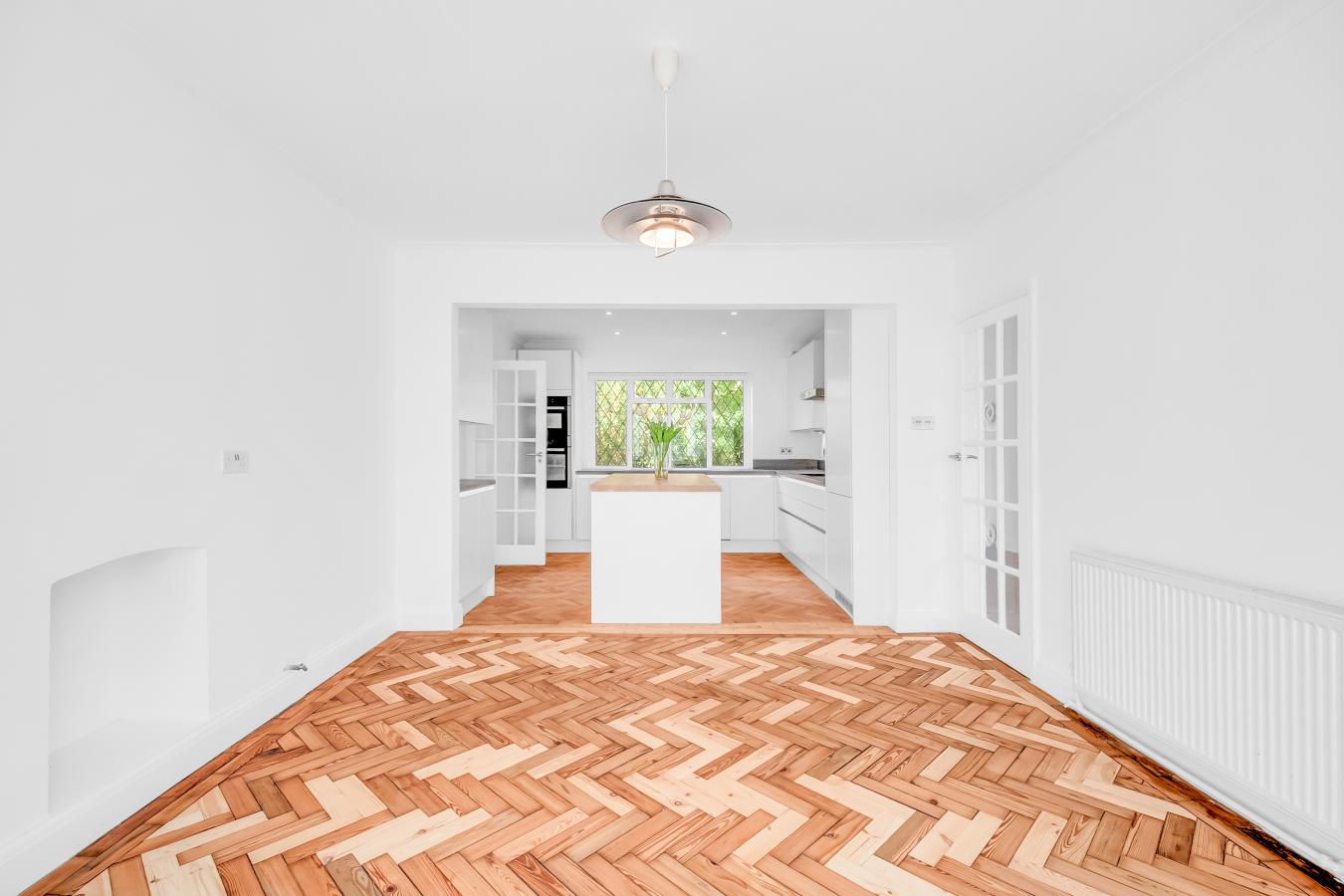 Caterham, Surrey, CR3 6SX, United Kingdom, 3 Bedrooms Bedrooms, ,1 BathroomBathrooms,Residential,For Sale,1959820