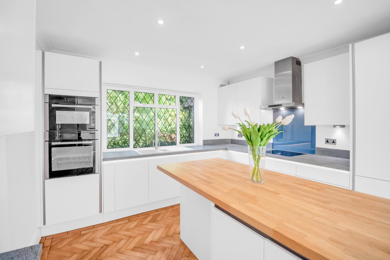 Caterham, Surrey, CR3 6SX, United Kingdom, 3 Bedrooms Bedrooms, ,1 BathroomBathrooms,Residential,For Sale,1959820