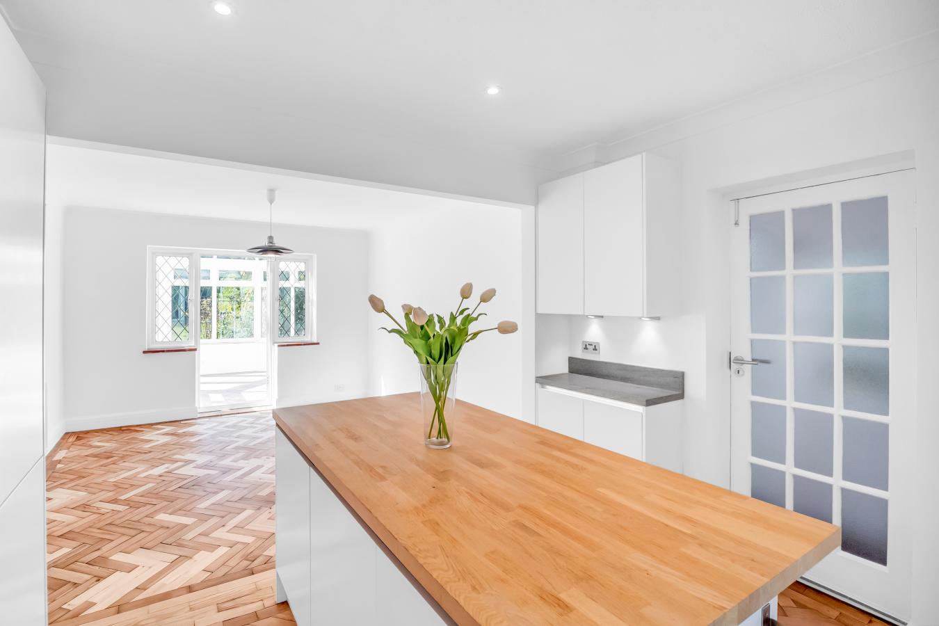 Caterham, Surrey, CR3 6SX, United Kingdom, 3 Bedrooms Bedrooms, ,1 BathroomBathrooms,Residential,For Sale,1959820