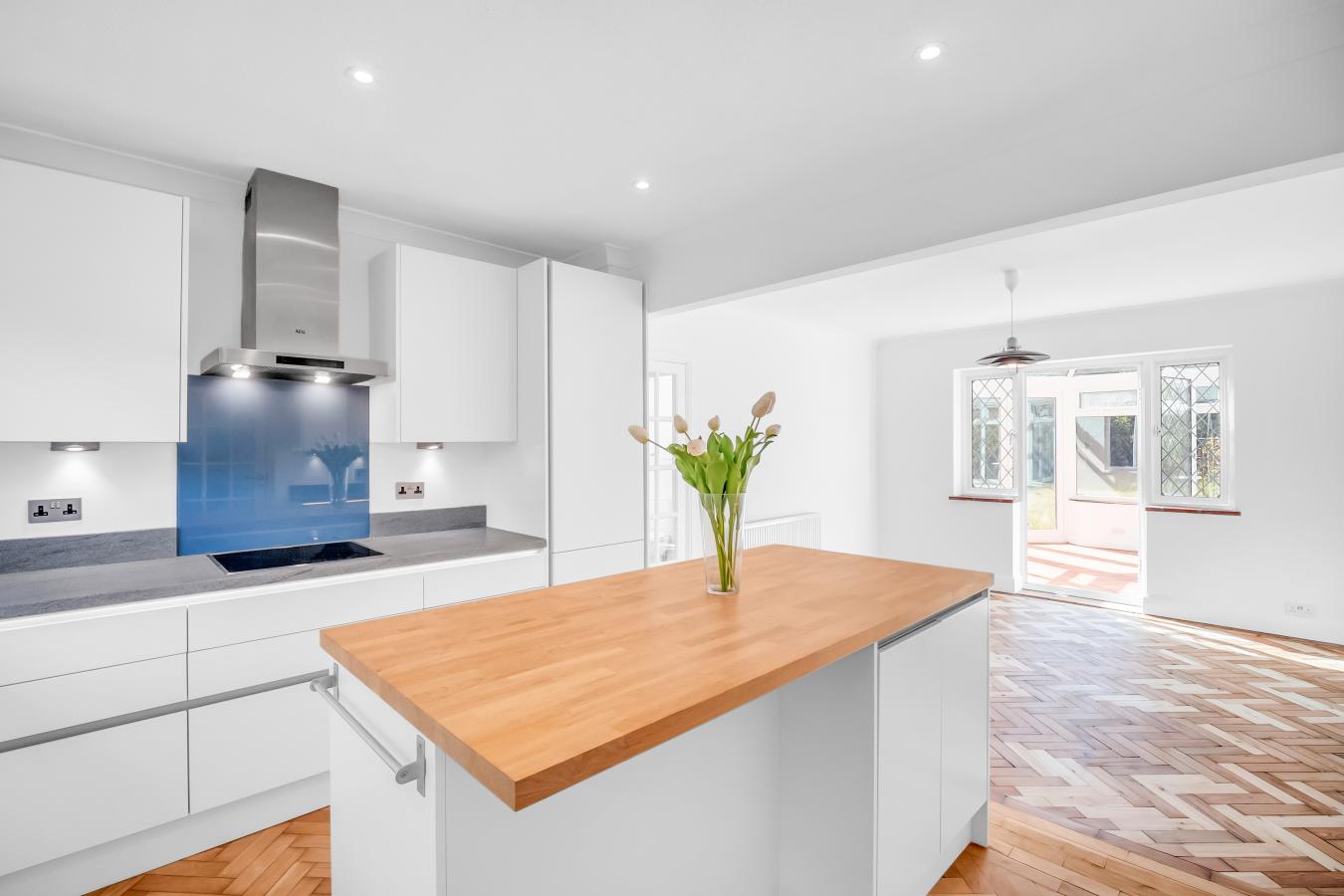 Caterham, Surrey, CR3 6SX, United Kingdom, 3 Bedrooms Bedrooms, ,1 BathroomBathrooms,Residential,For Sale,1959820