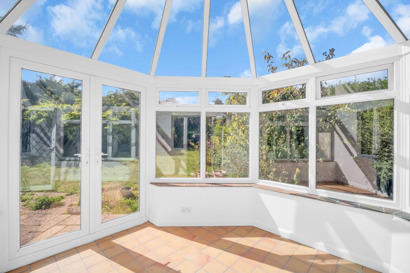 Caterham, Surrey, CR3 6SX, United Kingdom, 3 Bedrooms Bedrooms, ,1 BathroomBathrooms,Residential,For Sale,1959820