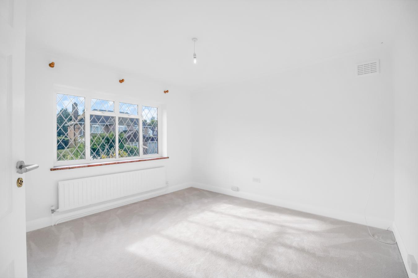 Caterham, Surrey, CR3 6SX, United Kingdom, 3 Bedrooms Bedrooms, ,1 BathroomBathrooms,Residential,For Sale,1959820