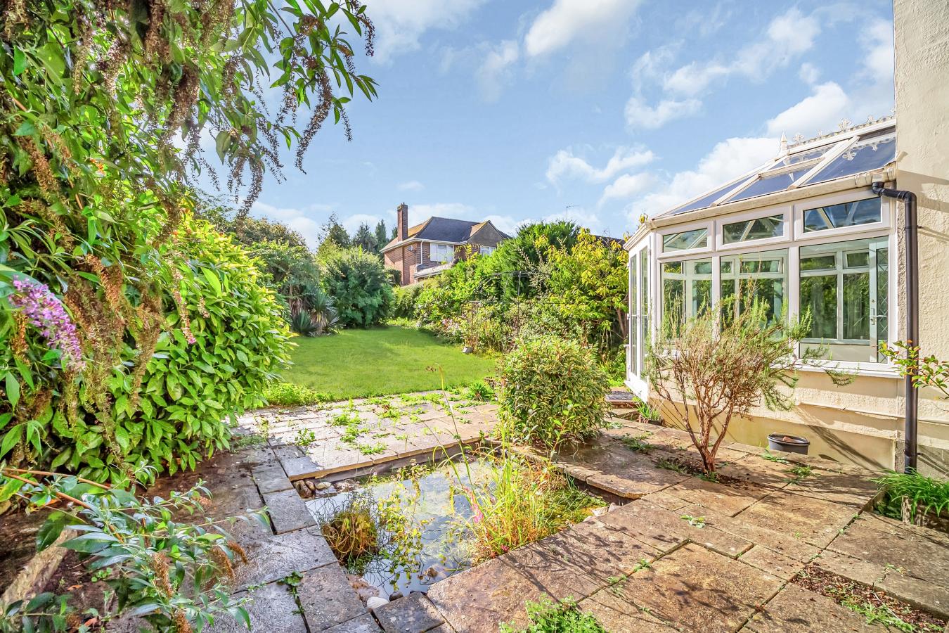 Caterham, Surrey, CR3 6SX, United Kingdom, 3 Bedrooms Bedrooms, ,1 BathroomBathrooms,Residential,For Sale,1959820