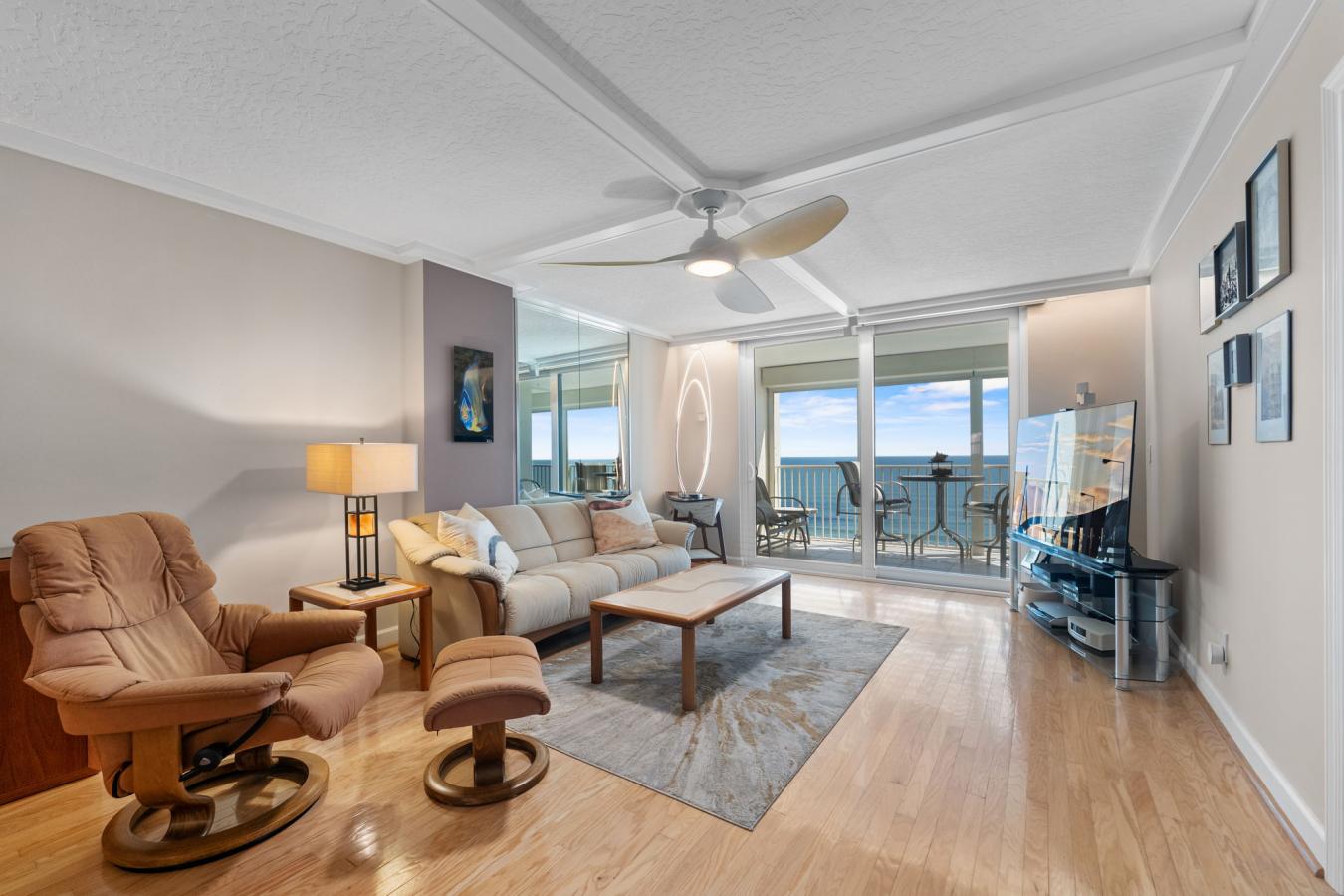 Coccoa Beah, Florida, 32931, United States, 2 Bedrooms Bedrooms, ,1 BathroomBathrooms,Residential,For Sale,1959821