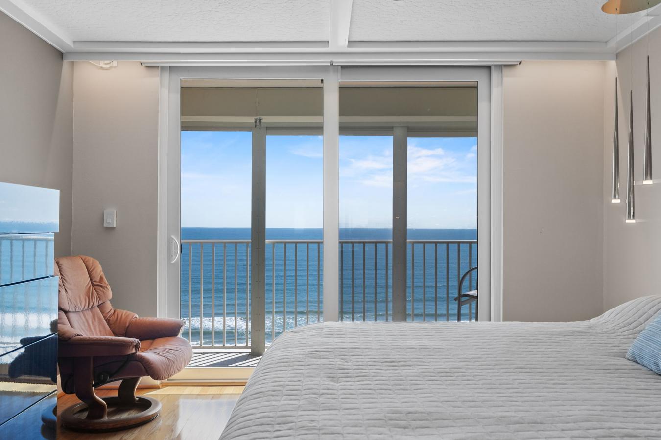 Coccoa Beah, Florida, 32931, United States, 2 Bedrooms Bedrooms, ,1 BathroomBathrooms,Residential,For Sale,1959821