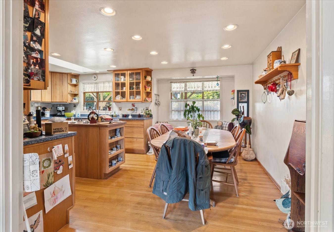 Bellevue, King, 98005, United States, 6 Bedrooms Bedrooms, ,2 BathroomsBathrooms,Residential,For Sale,1960325