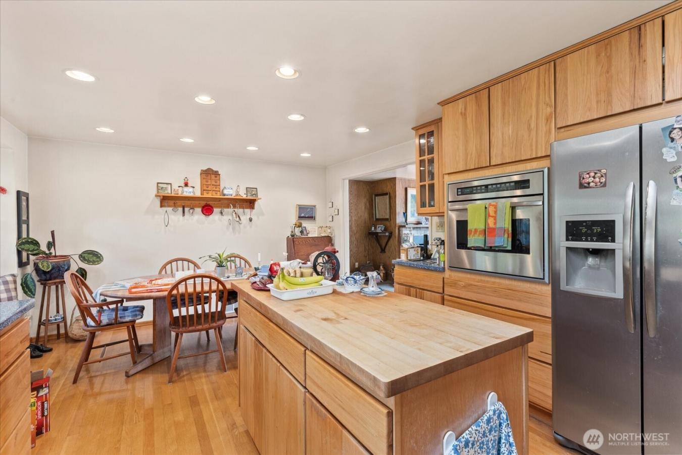 Bellevue, King, 98005, United States, 6 Bedrooms Bedrooms, ,2 BathroomsBathrooms,Residential,For Sale,1960325