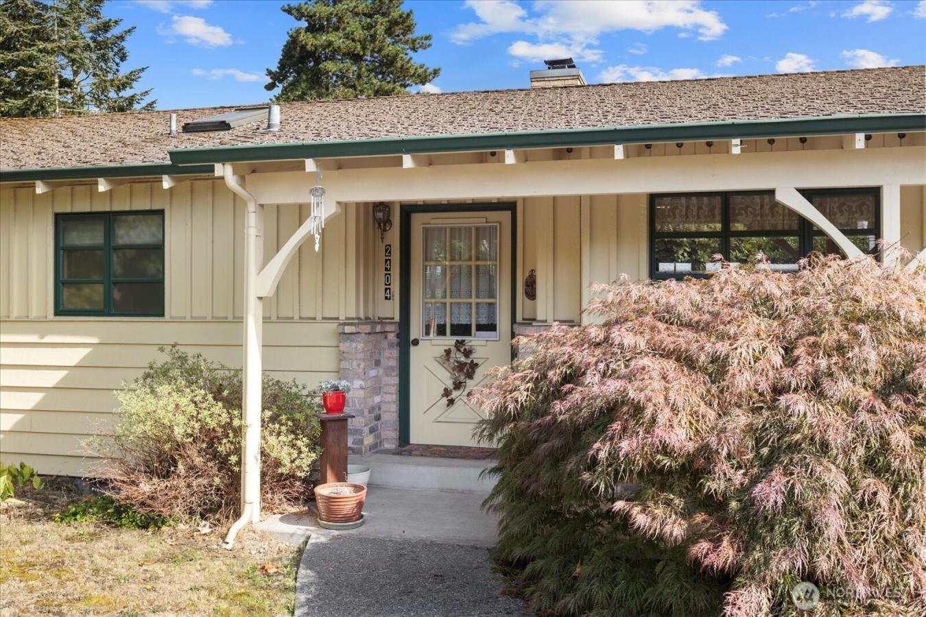 Bellevue, King, 98005, United States, 6 Bedrooms Bedrooms, ,2 BathroomsBathrooms,Residential,For Sale,1960325