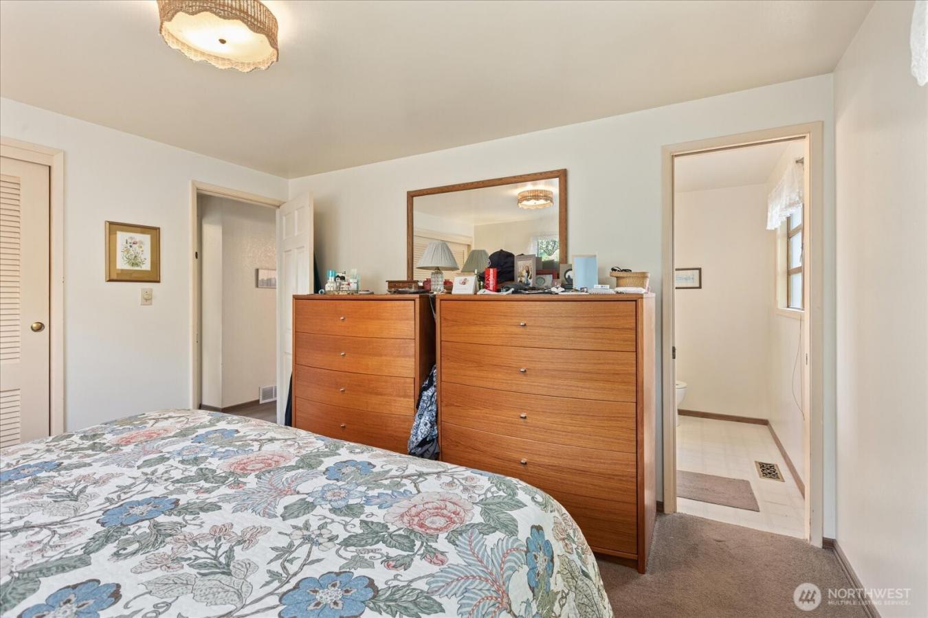 Bellevue, King, 98005, United States, 6 Bedrooms Bedrooms, ,2 BathroomsBathrooms,Residential,For Sale,1960325