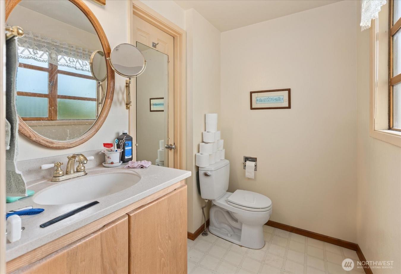 Bellevue, King, 98005, United States, 6 Bedrooms Bedrooms, ,2 BathroomsBathrooms,Residential,For Sale,1960325