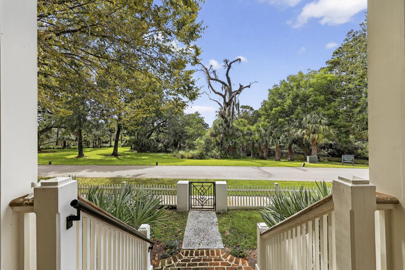 Beaufort, Beaufort, 29906, United States, 4 Bedrooms Bedrooms, ,4 BathroomsBathrooms,Residential,For Sale,1960324