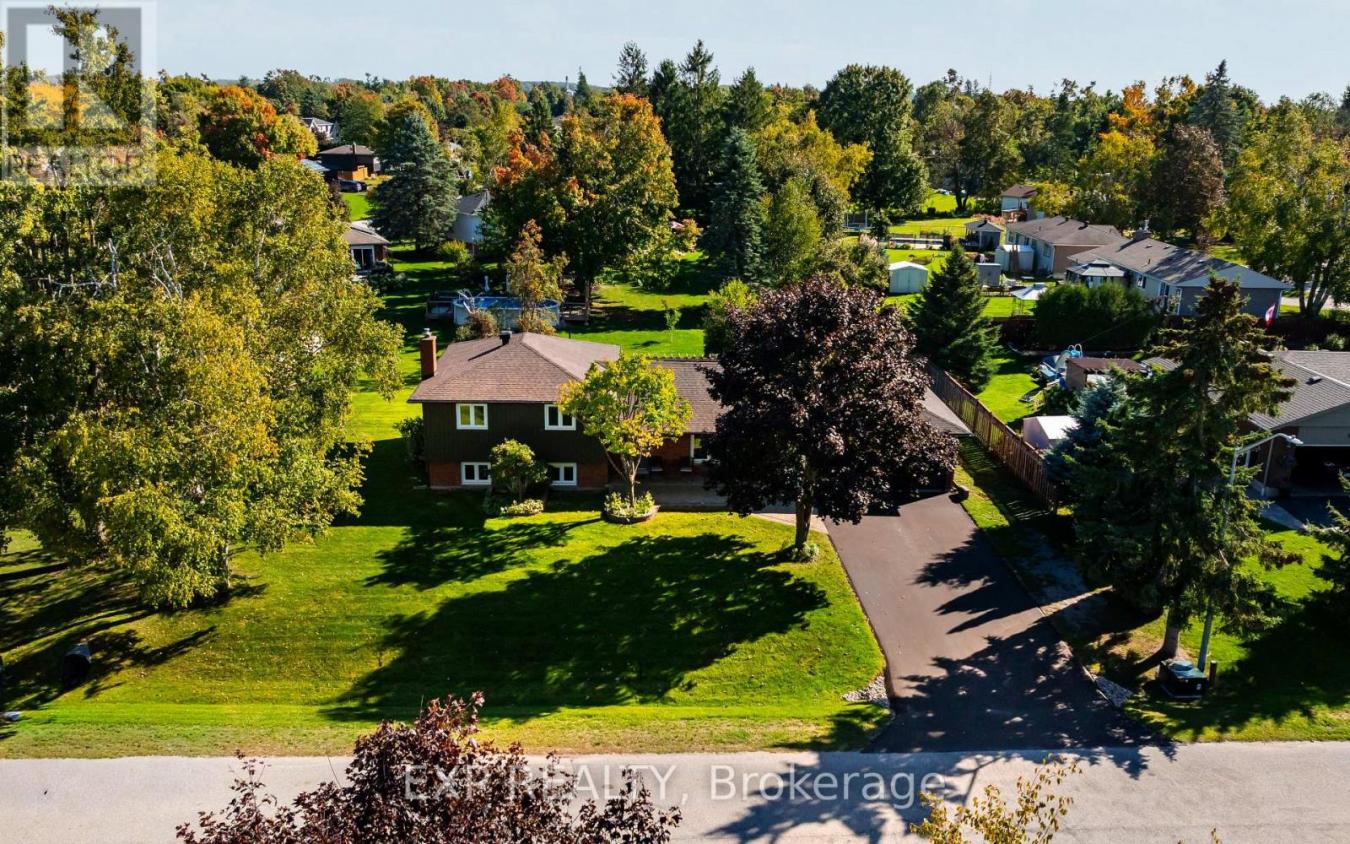 Innisfil (Stroud), ON, L9S1E7, Canada, 3 Bedrooms Bedrooms, ,2 BathroomsBathrooms,Residential,For Sale,1960322