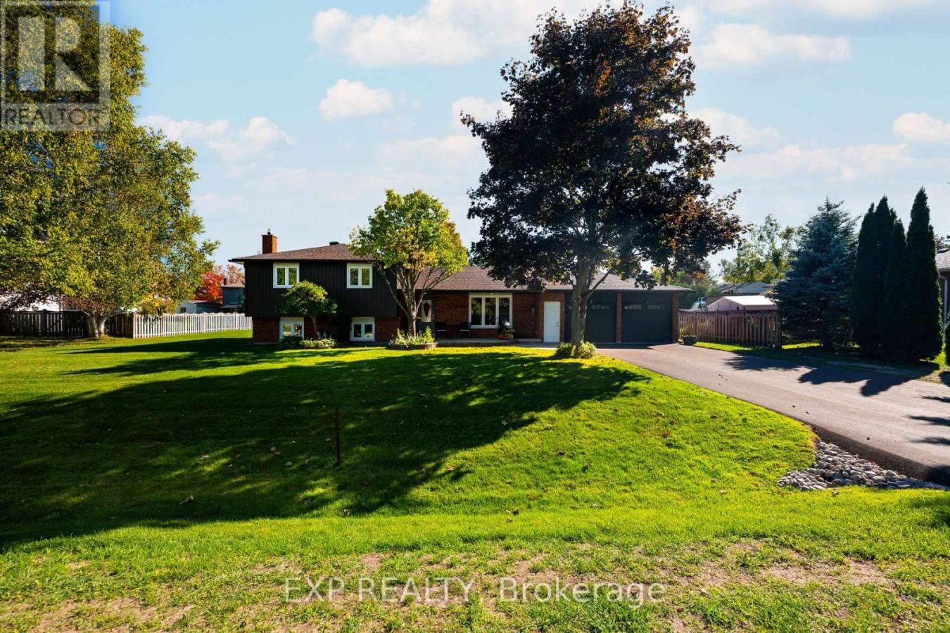 Innisfil (Stroud), ON, L9S1E7, Canada, 3 Bedrooms Bedrooms, ,2 BathroomsBathrooms,Residential,For Sale,1960322