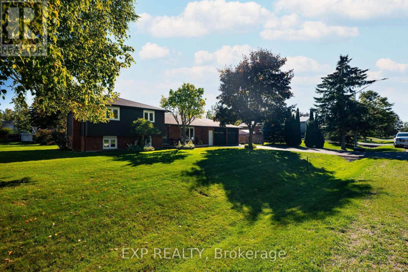 Innisfil (Stroud), ON, L9S1E7, Canada, 3 Bedrooms Bedrooms, ,2 BathroomsBathrooms,Residential,For Sale,1960322